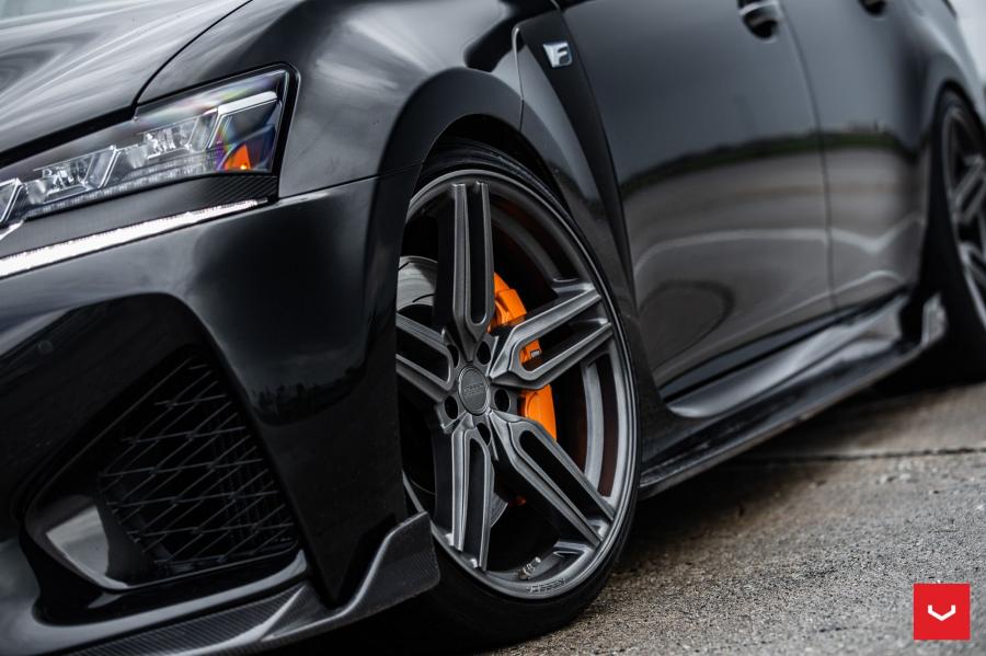 Детали экстерьера Lexus GS F on Vossen Wheels (HF-1) 2019 года  (фото 20 из 24)